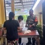 Babinsa Koramil 0201-05/MB Sertu Agus Panjaitan Monitoring Pelaksanaan Pasar Murah