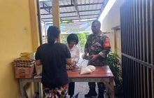 Babinsa Koramil 0201-05/MB Sertu Agus Panjaitan Monitoring Pelaksanaan Pasar Murah