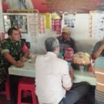 Babinsa Koramil 0201-03/MD Serda Ahmad Suyadi Komsos Keamanan Lingkungan