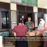 Babinsa Koramil 0201-08/MA Monitoring Dan Dampingi Kegiatan Pasar Murah Di Kantor Lurah