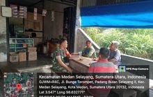 Wujudkan Kebersamaan, Babinsa Koramil 0201-07/MT Komsos Bersama Warga Binaan