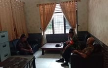 Babinsa Koramil 0201-10/MM Sertu Harsoyo Laksanakan Komsos dengan Kepling Warga