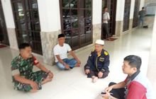 Momen Bulan Ramadhan, Babinsa Serda Arifin Kelurahan Anggrung Komsos Masjid Al Ikhlas