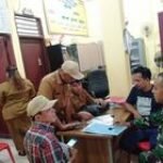 Babinsa Serma Suratno Komsos Bersama Kepling & Warga