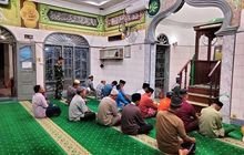 Babinsa Sholat Subuh Berjamaah di Wilayah