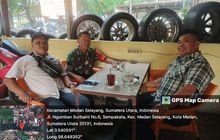 Babinsa Koramil 0201-07/MT Sertu Imam W Komsos Bersama Warga Jalan Ngumban Surbakti