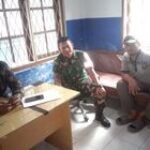 Sertu Ramadani Ramil 0201-13/PST Menjalin Hubungan Silaturahmi dengan Kadus dan Warga Binaan
