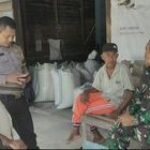 Bulan Puasa Babinsa Serma Ibnu Dwi Ribut & Bhabinkamtibmas Tetap Laksanakan Komsos Bersama Warga