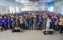 Salurkan 1.100 Paket Sembako kepada Warga Belawan, Bobby Nasution Apresiasi IKAPTK Medan