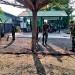 Anggota Koramil 0201-16/TM Laksanakan Pembersihan Pangkalan Markas Koramil