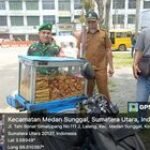 Babinsa Koramil 0201-06/MS Jalin Silaturahmi Sambangi Warga & Pedagang Batagor Wilayah Binaan