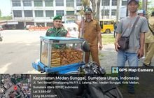 Babinsa Koramil 0201-06/MS Jalin Silaturahmi Sambangi Warga & Pedagang Batagor Wilayah Binaan