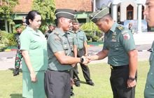 Letkol Wira Pimpin Kenaikan Pangkat Prajurit Kodim Lamongan