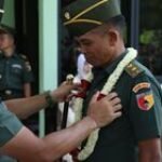 Pedang Pora Warnai Kepergian Kasdim Lamongan