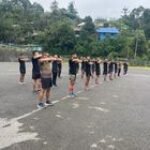 Jaga Ketahanan Fisik, Satgas Pamrahwan Yonif 721/Makkasau Lakukan Jalan Sehat