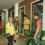 Babinsa Koramil 0201-05/MB Bersama Tiga Pilar Kelurahan Babura Laksanakan Razia Kos-Kosan