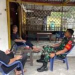 Di Warung Kopi Babinsa Koramil 07/MT Gunakan Kesempatan Komsos Dengan Warganya