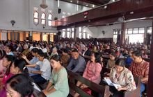 Babinsa Koramil 0201-05/MB Monitoring Dan Amankan Ibadah Misa Paskah Di Gereja Katholik Paroki St. Anthonius