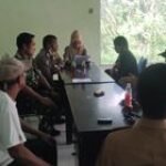 Babinsa dan Bhabinkamtibmas Selesaikan Masalah Warga Secara Mediasi