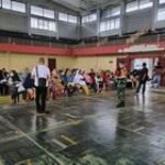 Babinsa Koramil 0201-02/MT Pantau Penyaluran Bantuan Sembako di Gedung Gelanggang Remaja Kota Medan