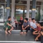 Galang Partisipasi Babinsa, Serma Erwin Ajak Jamaah Shalat Zuhur Masjid Pomdam I/BB