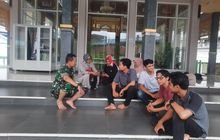 Galang Partisipasi Babinsa, Serma Erwin Ajak Jamaah Shalat Zuhur Masjid Pomdam I/BB