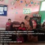 Peduli Pendidikan, Babinsa Koramil 0201–14/PB Bantu Proses Mengajar di Sekolah SD N 101805 Batu Rejo.