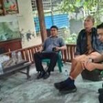 Babinsa Serda Dedi Chandra Mediasi Curhat Warga Yang Resah Dengan Polusi Dan Limbah