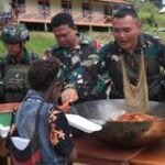 Hardiknas, Satgas Yonif 509 Kostrad Serbu Sekolah di Intan Jaya