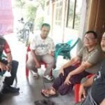 Babinsa 0201-13/PST Serda Ade Agustian Jalin Silaturahmi Komsos Bersama Warga Binaan