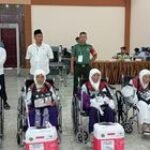 Babinsa Terus Pantau Aktifitas Para Calon Jemaah Haji Di Asrama Haji