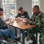 SATU MUSUH TERLALU BANYAK,SERIBU KAWAN TERLALU SEDIKIT,BABINSA TERUS LAKUKAN KOMSOS DENGAN CARA PERSUASIF DAN PENDEKATAN DENGAN WARGA MASYARAKAT BINAAN
