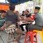 BABINSA KORAMIL 0201- 03/MD SERDA SURADI KOMSOS DENGAN TOGA DAN TOMAS SERTA RUTIN PANTAU WILAYAH BINAAN