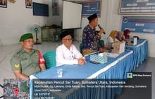 Babinsa Desa Cinta Rakyat Serma Sri Hartono Mendampingi Penyaluran BLT Dana Desa