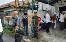 Babinsa Tanjung Rejo Hadiri Takziah sebagai Bentuk Kepedulian terhadap Warga Binaan