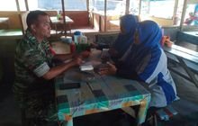 Jaga Hubungan Baik, Babinsa Koramil 14/PB Komsos Bersama Guru