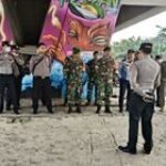 Perkuat Sinergitas, Babinsa Koramil 0201-08/MA Bantu Polsek Patumbak Penertiban Arus Lalu Lintas