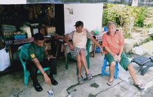 Serma Effendi Lakukan Komsos dan Monitoring Cuaca Ekstrim di Desa Ujung Labuhan