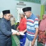 Bupati Tapsel Serahkan ZIS Serentak Ke Seluruh Tapsel