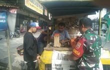 Babinsa Koramil 0201-01/MP Sertu Suprayitno Sambangi Tukang Kunci di Sekip