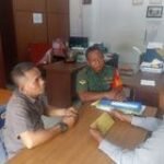Sertu Trisno Abadi Babinsa Koramil 0201-10/MM laksanakan komsos ke sekolah
