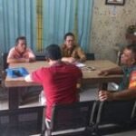 Sinergi Membangun Wilayah Binaan, Babinsa Koramil 0201-05/MB Sertu Agus Panjaitan Komsos Bersama Aparatur Kelurahan