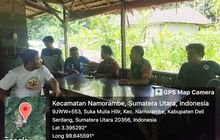 Babinsa Sertu Erwinsyah Jalin Komsos di Kedai Kopi Desa Suka Mulia Hilir