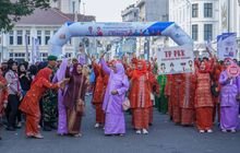 Kahiyang Ayu Bobby Nasution Lepas 6.500 Lebih Peserta Parade Kebaya Nusantara