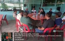 Babinsa Koramil 15/DT Sertu Muliadi Gelar Komsos dengan Tokoh Masyarakat dan Pemerintah Desa Marendal Satu