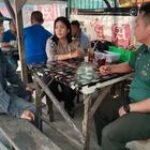 Jalin Silaturahmi, Babinsa Koramil 0201-05/MB Dan Bhabinkamtibmas Komsos Dengan Warga