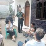 Monitor Wilayah, Babinsa Koramil 0201-05/MB Sapa Warga Binaannya Melalui Komsos