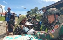Dedikasi Satgas Yonif 323 Kostrad Gelar Pengobatan Gratis di Pedalaman Papua