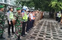 Dukung Program Pemko Medan, Babinsa Koramil 0201-05/MB Pendampingan Penertiban PK-5