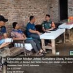 Pantau Wilayah Binaan, Babinsa Kelurahan Kedai Durian Sertu Dedi Sempatkan Komunikasi Dengan Warga